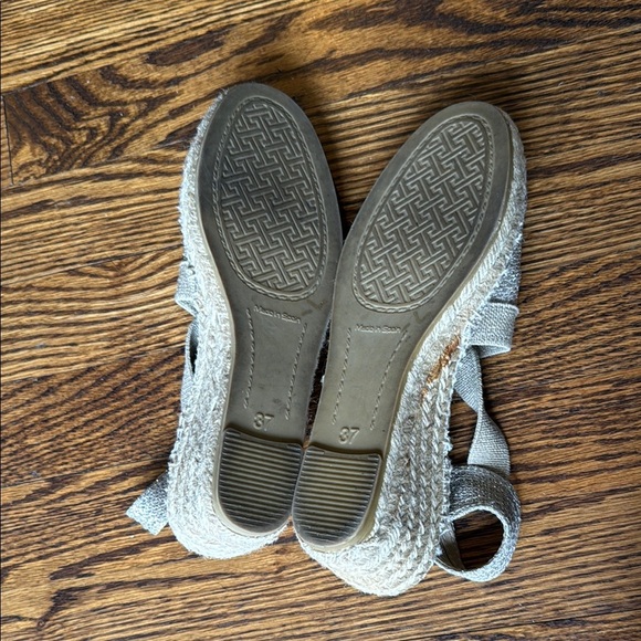 Toni Pons Origens 6.5 Silver and Tan Espadrilles with Jute Sole and Ankle Strap - Picture 6 of 6